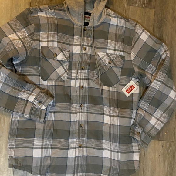 Wrangler Flannel Jacket men’s size L-Brand new. - Picture 2 of 3